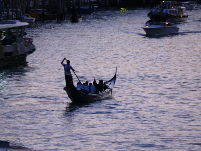 Een gondola op het Grand Canal.