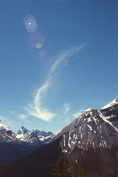 Een pijlvormige wolk.