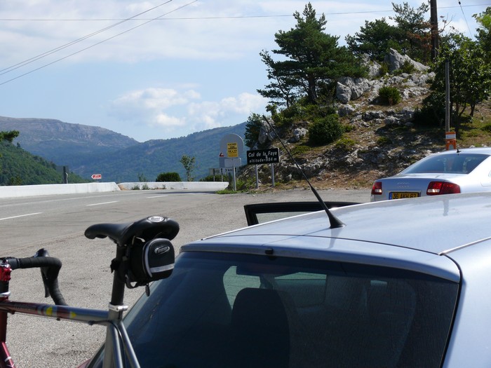 Mijn auto om de Col de Faye.