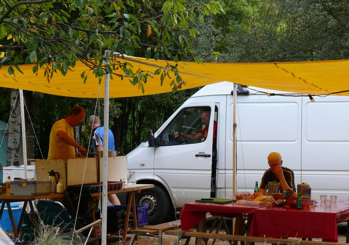 Onder de Cycletours-luifel.