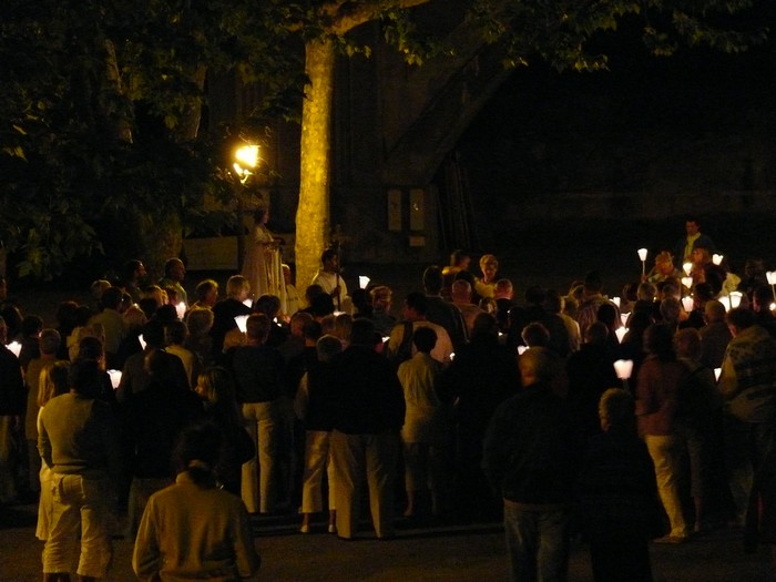 De processie in Roquebilli&egrave;re.